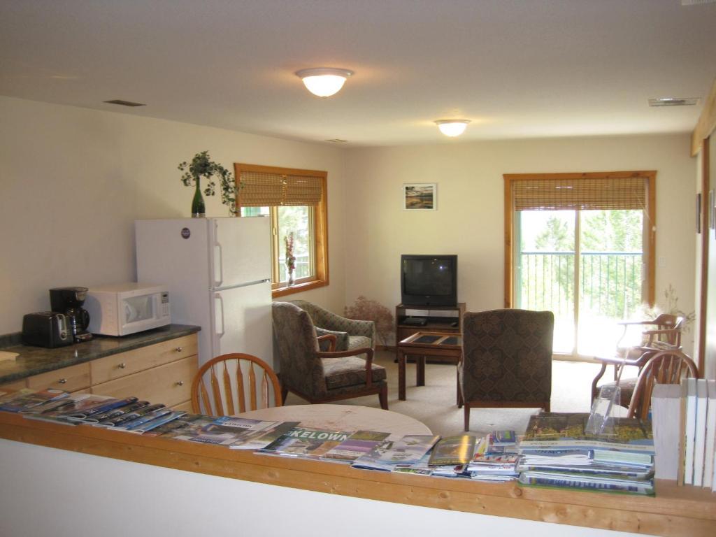 Wild Nature B&B Kelowna Kamer foto